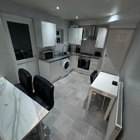 Apartment Stylish 2-Bed Garden Flat, 5 Mins To Brixton