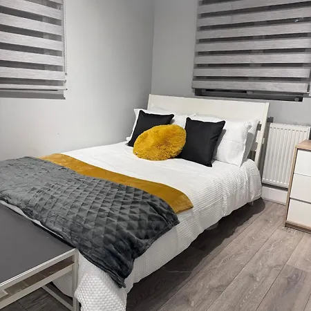 Stylish 2-Bed Garden Flat, 5 Mins To Brixton