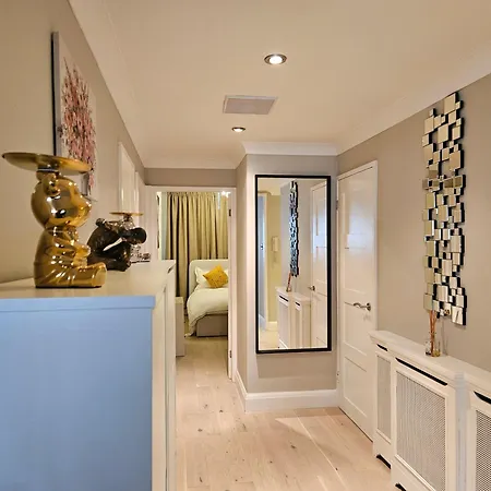 Luxury 2 Bedroom Apartment