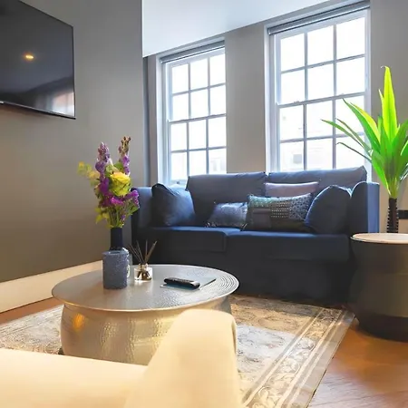 Soho Living - Elegant In The Heart Of Theatreland Apartment *