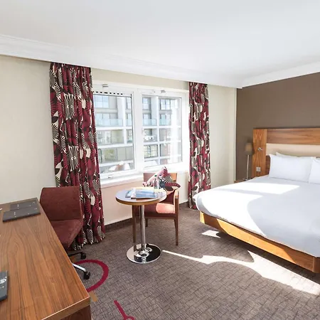 Hilton Olympia Hotel 4*