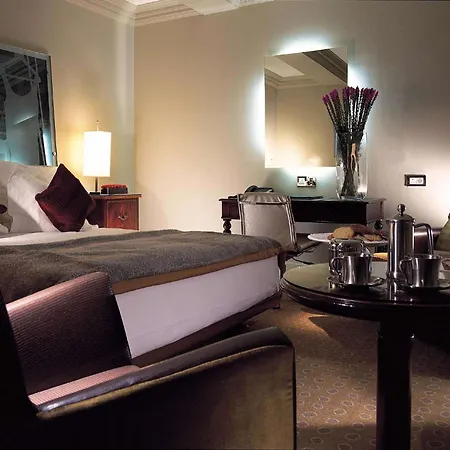 The Waldorf Hilton Otel Londra