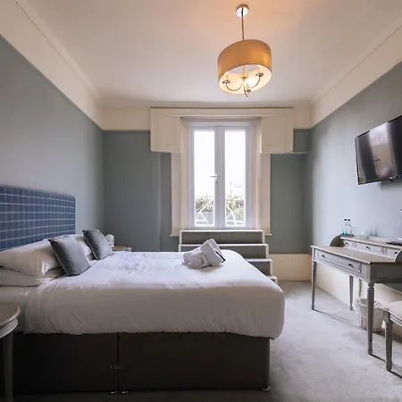 The Crown Pub & 4* London