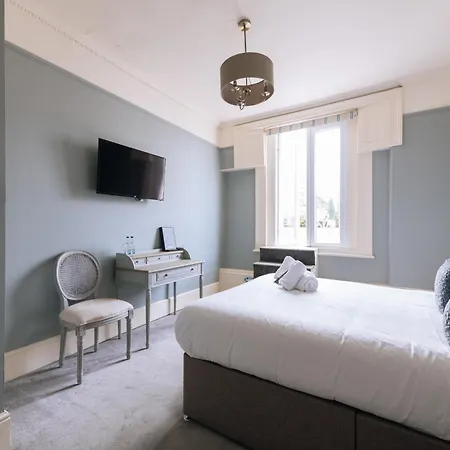 The Crown Pub & Guest house London