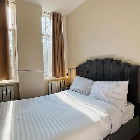 Hyde Park 3 Bedroom Flat Apartment *