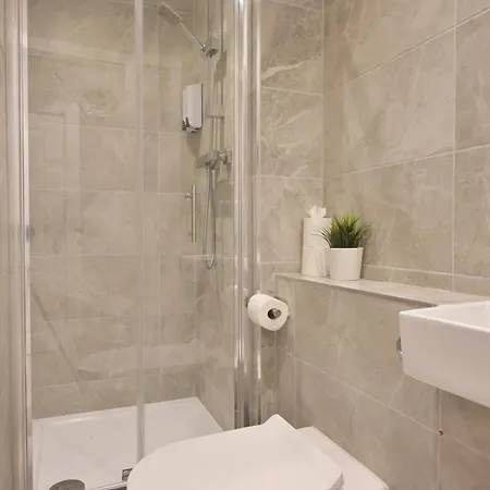 Bricklane Hotel *