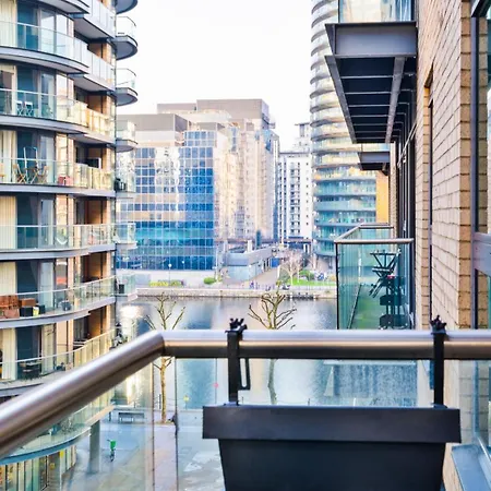 Canary Wharf Balcony & Waterfront 2-bed, 2-bath