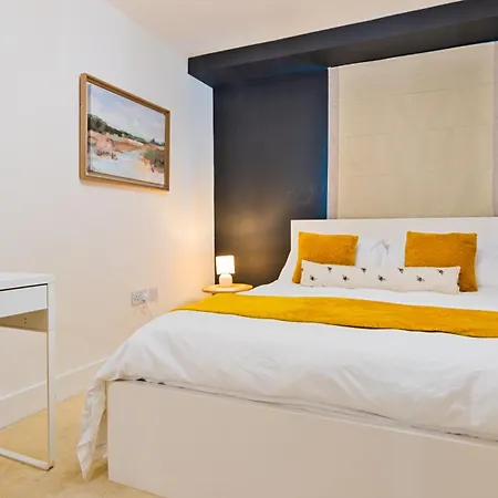 Canary Wharf Balcony & Waterfront 2-bed, 2-bath