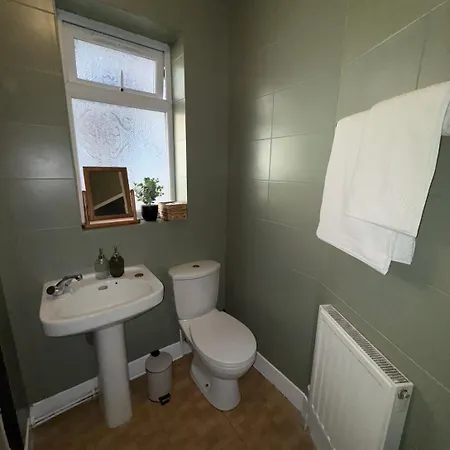 Ealing ,south Ealing, ,richmond Park ,heathrow Airport,gunnesbury Park,london * Brentford