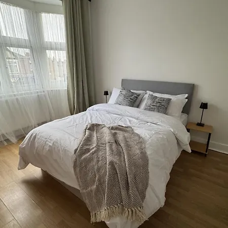 Apartman Ealing ,south Ealing, ,richmond Park ,heathrow Airport,gunnesbury Park,london *