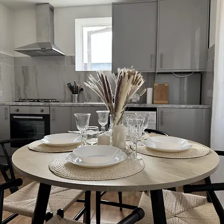 Ealing ,south Ealing, ,richmond Park ,heathrow Airport,gunnesbury Park,london Apartman