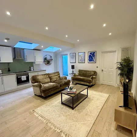 Apartamento Cosy Flat In The Heart Of *
