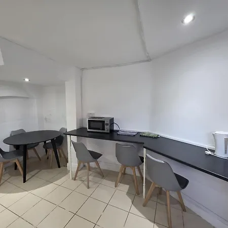 Appartement Spacious 3-bedroom Near Stratford, 1 Minute From Train Station *