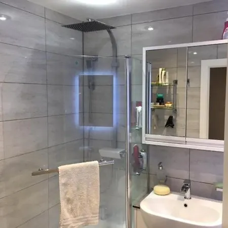 Guest house Newham London