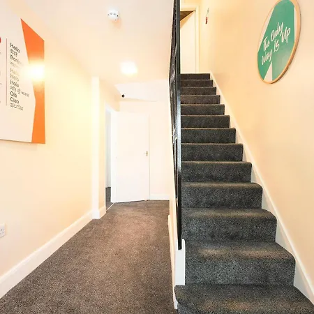 Oyo Honeycroft Uxbridge