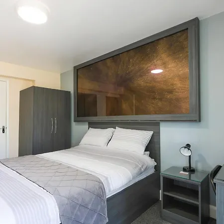 Oyo Honeycroft Hotel