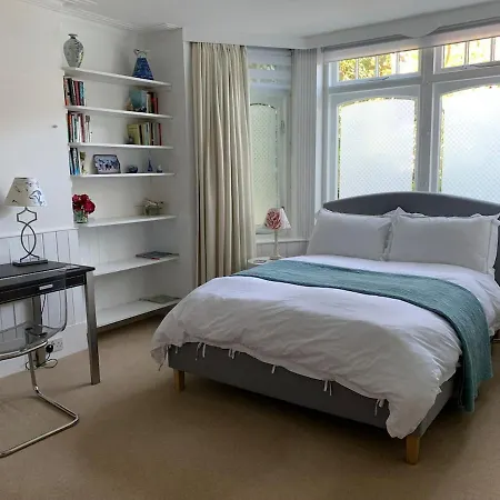 Spacious Comfortable Flat With Free Parking In East Finchley, Muswell Hill & Close To Alexandra Palace Londres