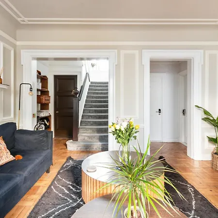 The Vicarage Tooting, Sw17 London