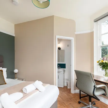 The Vicarage Tooting, Sw17 Guest house