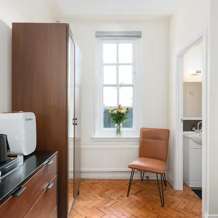 The Vicarage Tooting, Sw17 Guest house