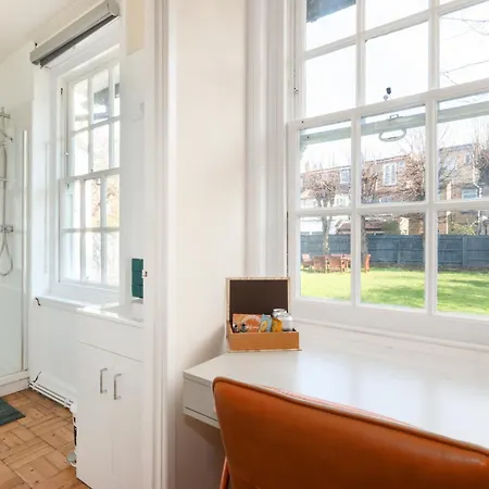 The Vicarage Tooting, Sw17 Guest house London