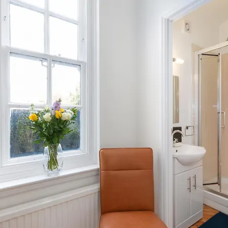 The Vicarage Tooting, Sw17 London
