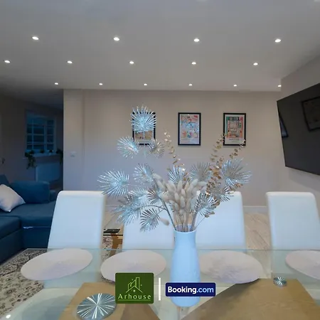 Three Bedroom By Arhouse Short Lets & Serviced Willesden With Free Wi-fi & Terrace アパート *