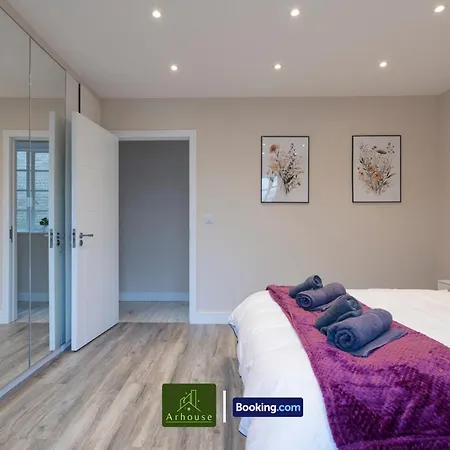 アパート Three Bedroom By Arhouse Short Lets & Serviced Willesden With Free Wi-fi & Terrace *