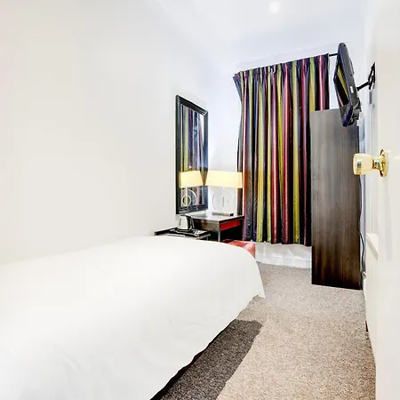 Shelton Hotel, Finsbury Park 3*