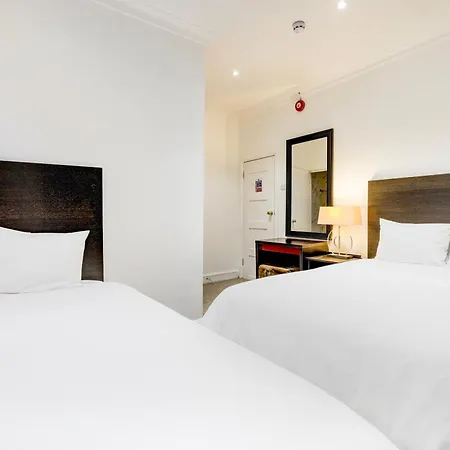 Shelton Hotel, Finsbury Park