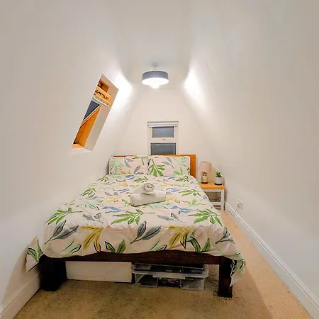 Coach House In Brixton Apartment *