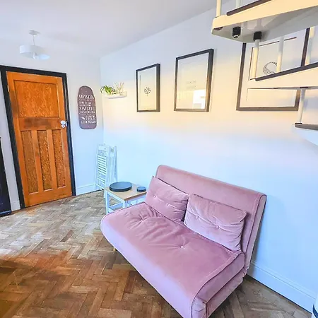 Coach House In Brixton Apartment *