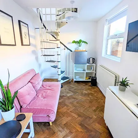 Coach House In Brixton *