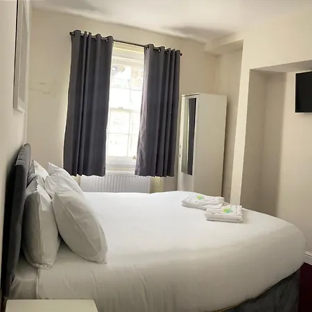 Oban Victoria 3* London