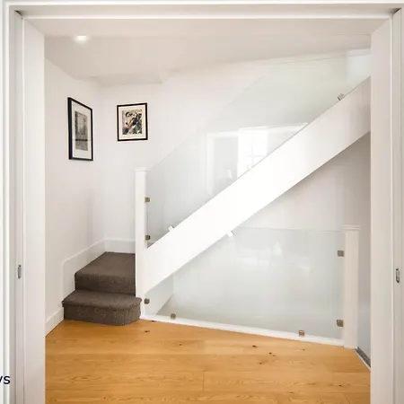 5 Mins Walk To Bond Street, Marylebone Mews