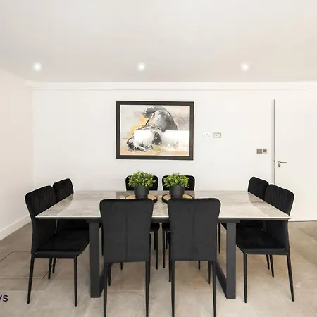 Apartment 5 Mins Walk To Bond Street, Marylebone Mews London