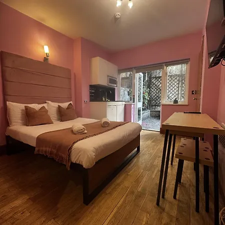 Inverness Terrace * London
