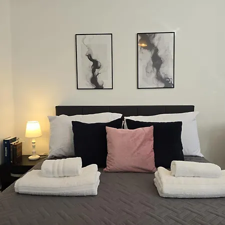 アパート Elegant Flat In ロンドン