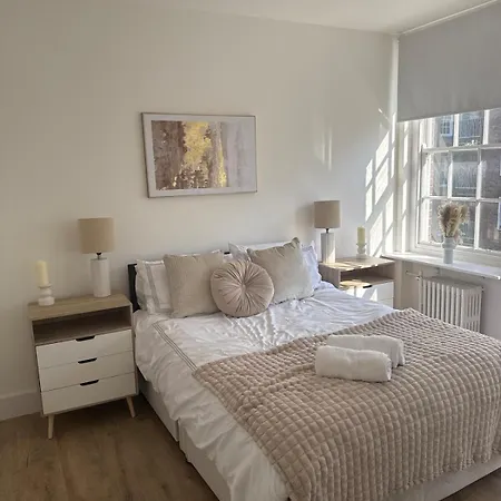 Apartment Queensway Dream, Hyde Park