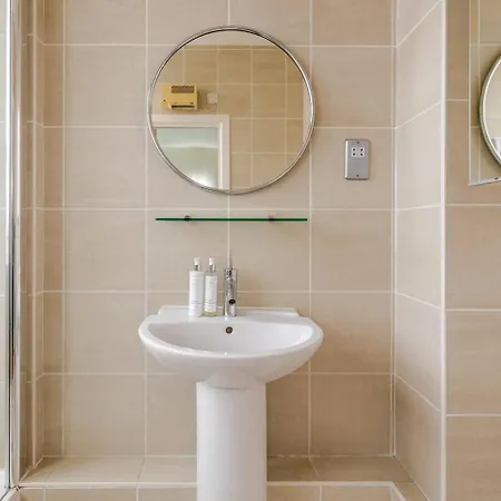 Large Modern Penthouse - 4 Beds 3 Baths By Tower Bridge London