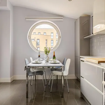 Large Modern Penthouse - 4 Beds 3 Baths By Tower Bridge *
