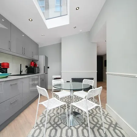 The Turrets, Willesden Apartment