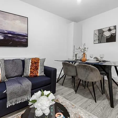 Tranquil 3 Bedroom Escape For Families Or Groups Apartment *