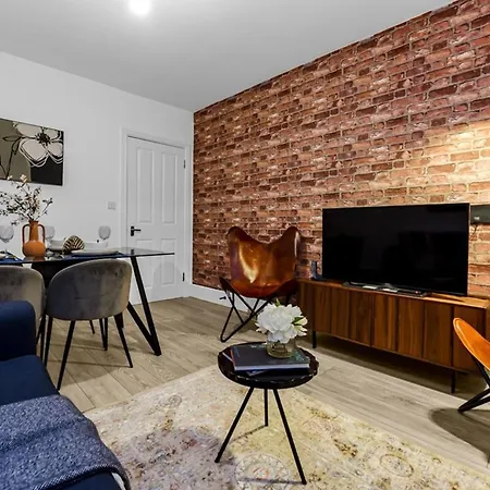 Tranquil 3 Bedroom Escape For Families Or Groups Apartment London
