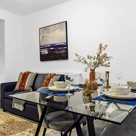 Tranquil 3 Bedroom Escape For Families Or Groups * London