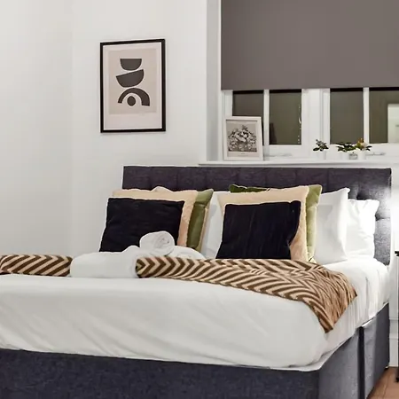 Tranquil 3 Bedroom Escape For Families Or Groups Apartment London
