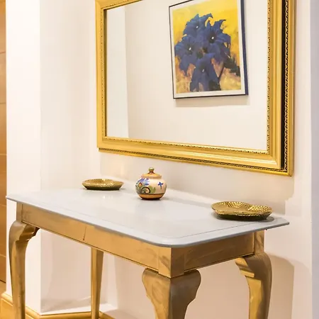 Lux Apartment London