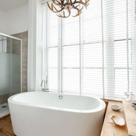 Apartment Iconic Little Venice With Private Garden London