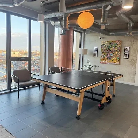 Apartment In -r *