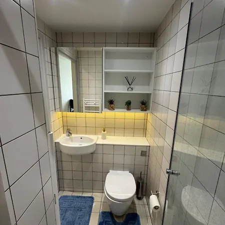 In -r Apartment *